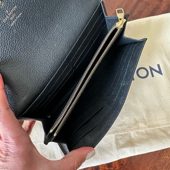 Louis Vuitton Sarah Wallet - Picture 3 of 6